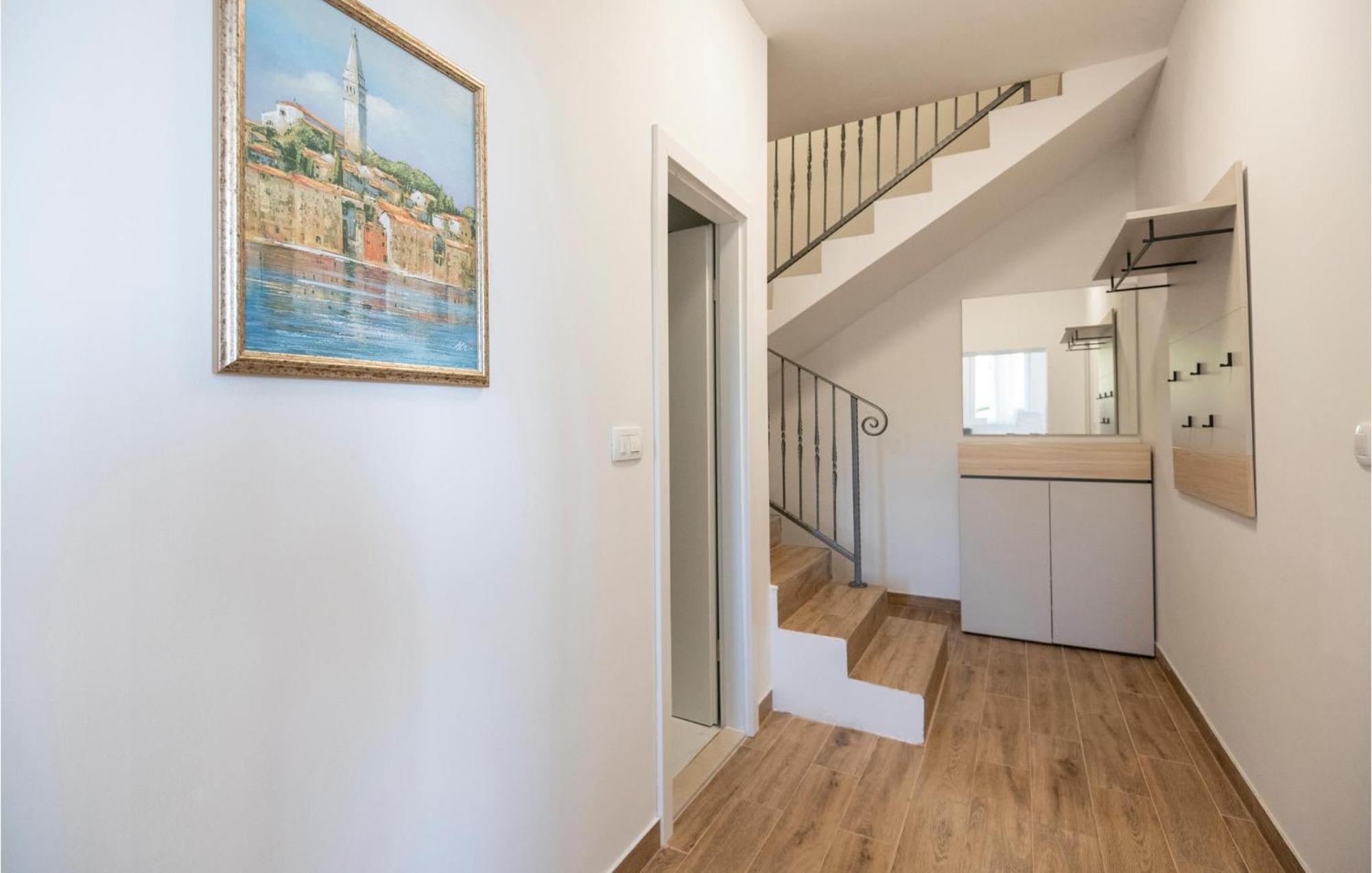 Nice Apartment In Podaca With Wi-Fi Kültér fotó