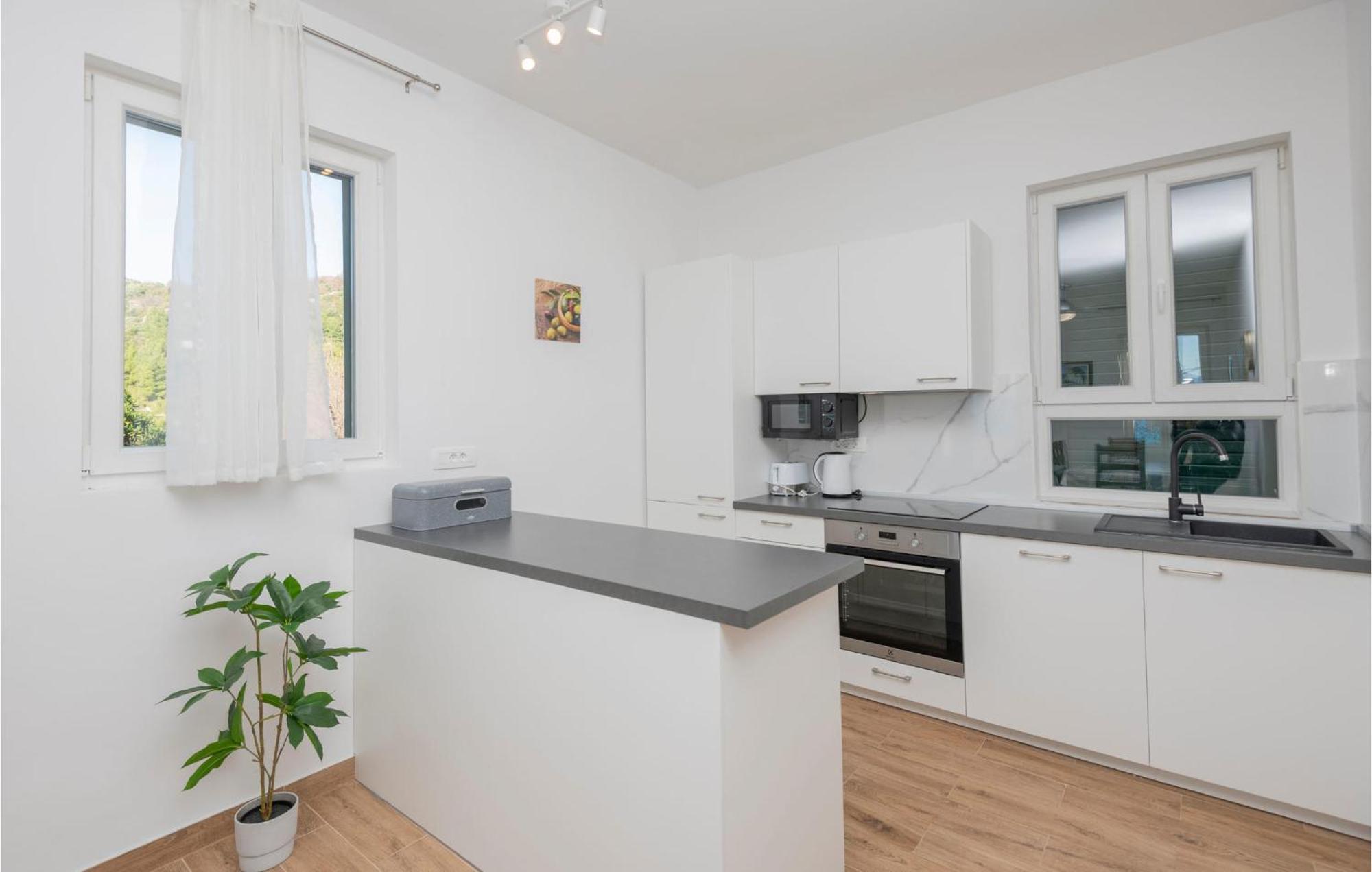Nice Apartment In Podaca With Wi-Fi Kültér fotó
