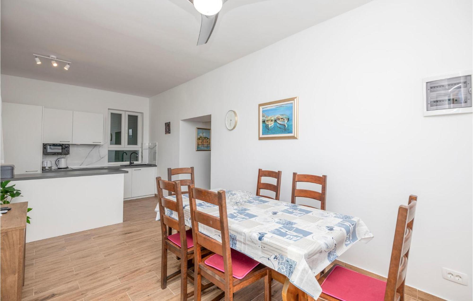 Nice Apartment In Podaca With Wi-Fi Kültér fotó