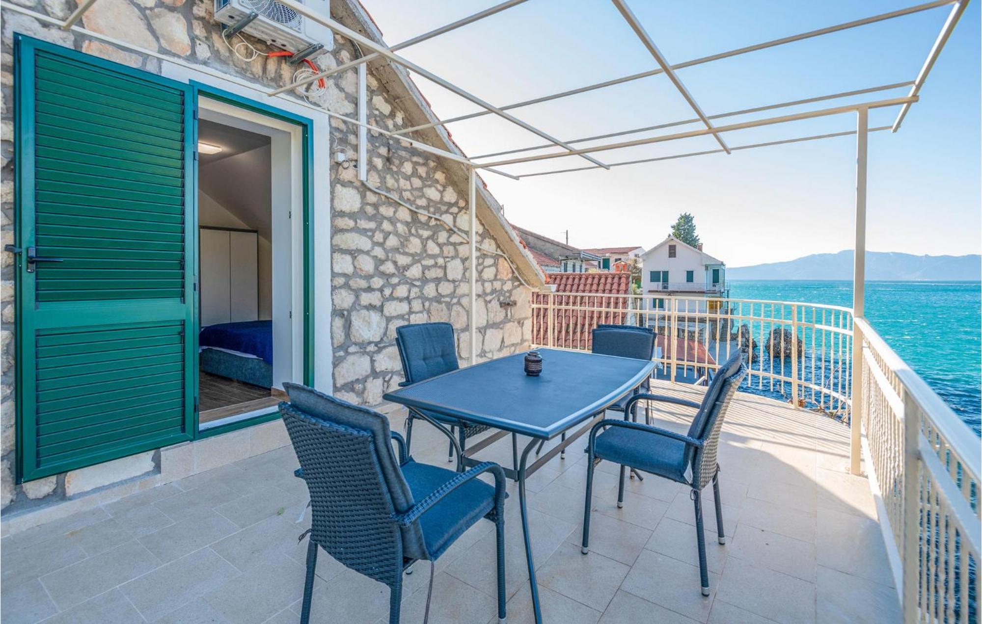 Nice Apartment In Podaca With Wi-Fi Kültér fotó